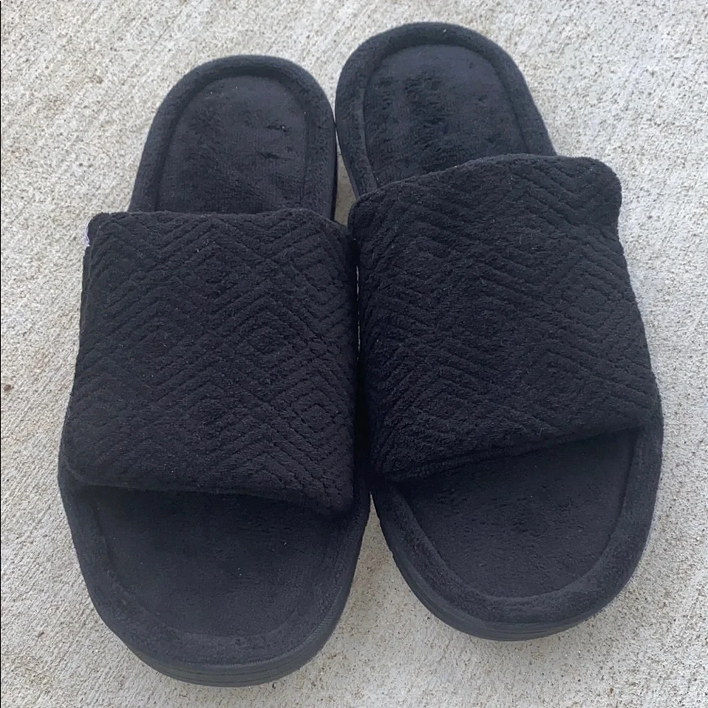 Isotoner Black Women's Slippers - Picture 5 of 7